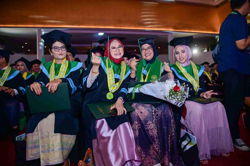 Wisuda-Mei-2025-Sesi-1_YAN_4309