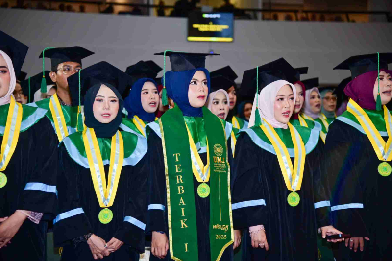 Wisuda-Mei-2025-Sesi-1_YAN_4348