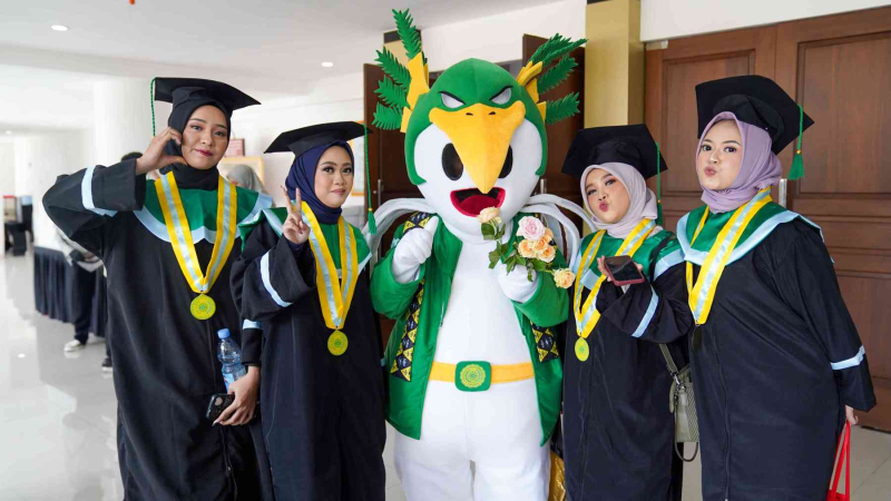 Wisuda-Oktober-2024-Sesi-1_DSC03796