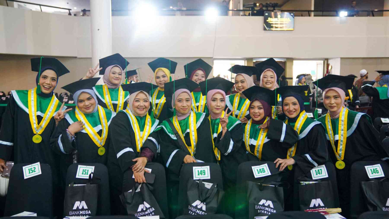 Wisuda-Oktober-2024-Sesi-1_DSC03800