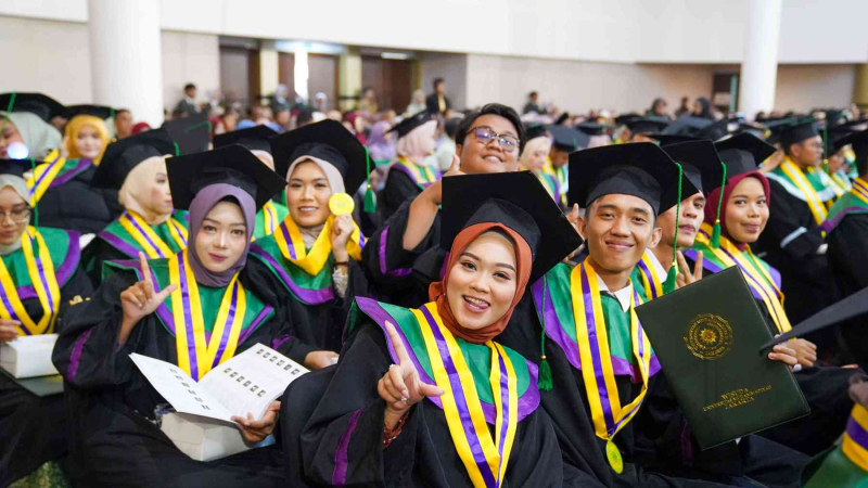 Wisuda-Oktober-2024-Sesi-1_DSC03874
