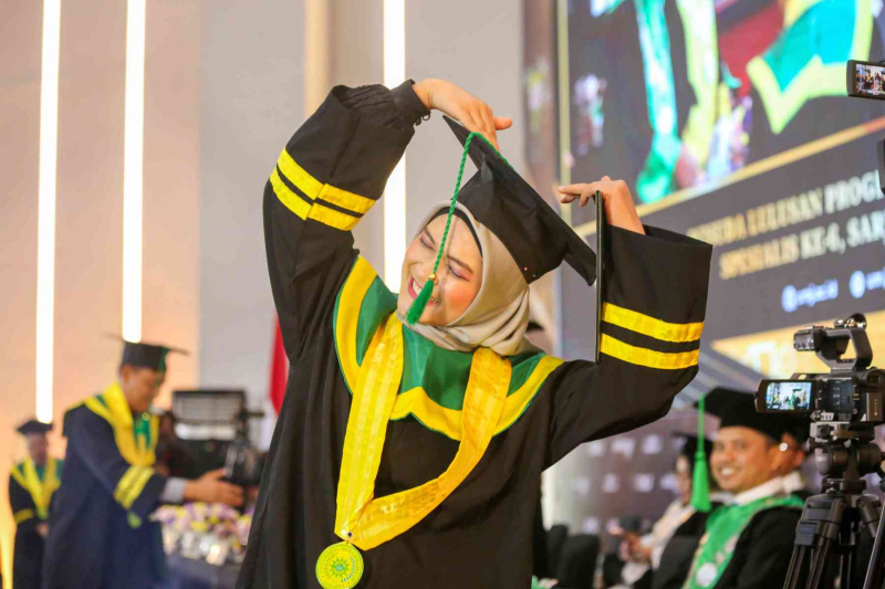 Wisuda-Oktober-2024-Sesi-3_UMJ_8577