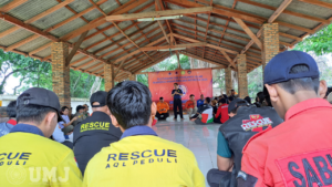 ERDAMS FKM UMJ rapat koordinasi bersama Squad Penanggulangan Bencana Indonesia (PBI) di Pulang Situ Gintung 2, Minggu (18/2/24).