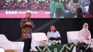 Dr. (HC) Adi Hidayat, Lc., MA., saat menjadi narasumber Pengkajian Ramadan PP Muhammadiyah di Auditorium KH  Ahmad Azhar Basyir Gedung Cendekia Universitas Muhammadiyah Jakarta (UMJ), Selasa (19/03/2024).
