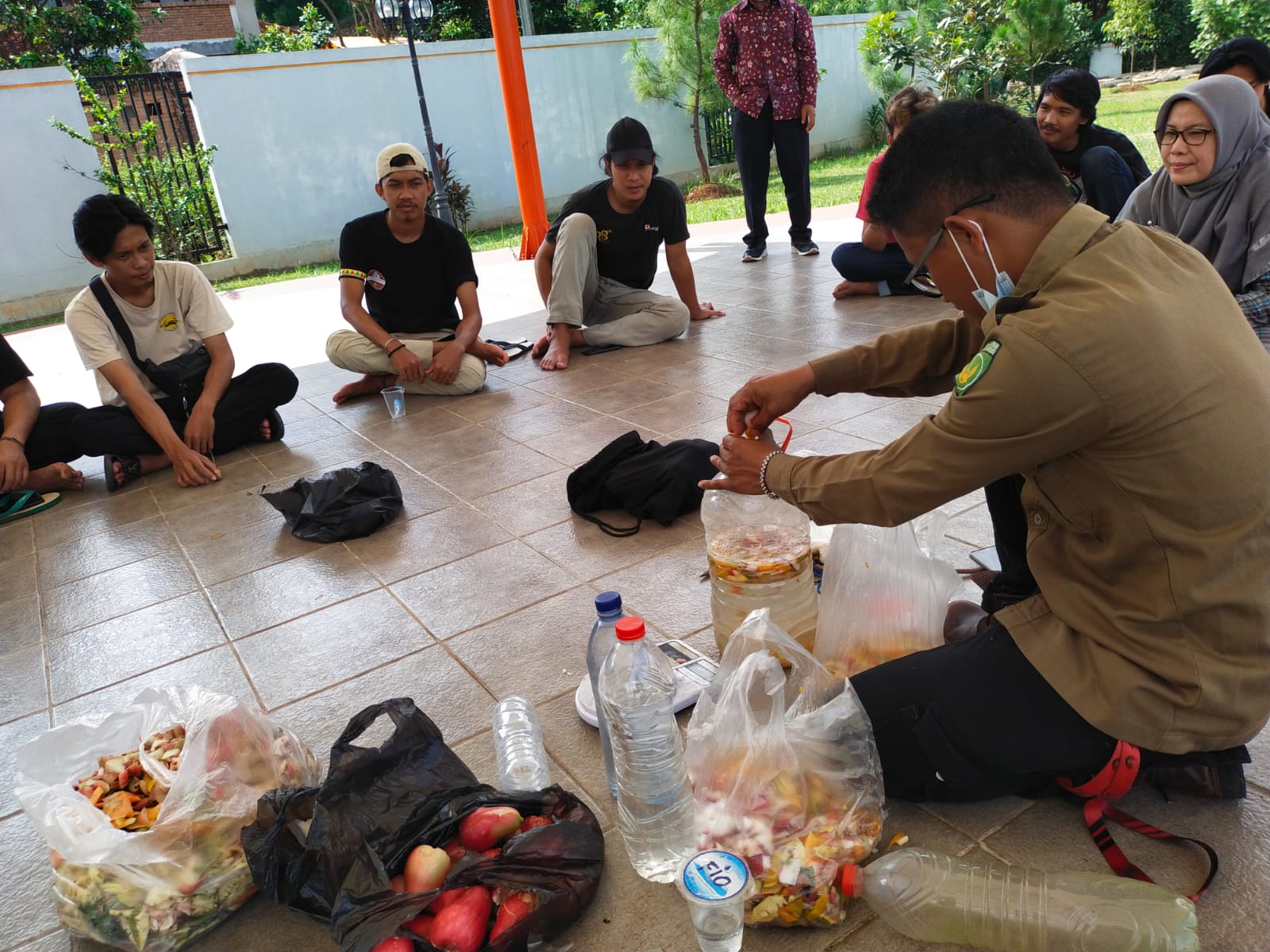 HW UMJ Pelatihan Eco Enzim