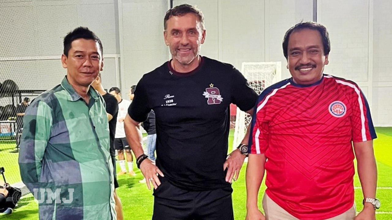 Rektor UMJ beserta Pelatih Persija pada ajang PS UMJ vs Persija