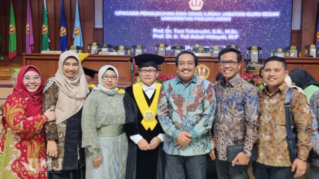 Pengukuhan guru besar Kepala LDIKTI Wilayah III Prof. Dr. Toni Toharudin, S.Si., M.Sc.