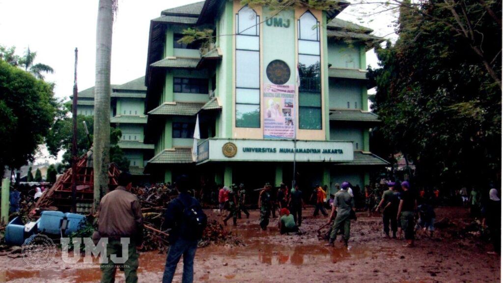 Gedung Fakultas Agama Islam (FAI) saat terjadinya Bencana Situ Gintung