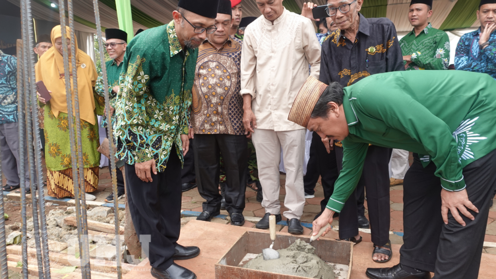 Rektor UMJ Letakkan Batu Pertama Pembangunan TK Aisyiyah Cinangka