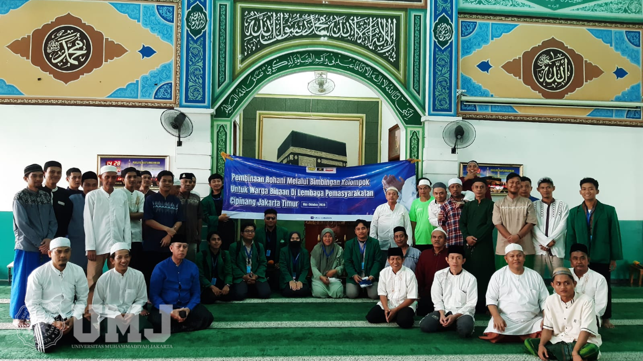 Mahasiswa Program Studi Pendidikan Agama Islam Fakultas Agama Islam Universitas Muhammadiyah Jakarta bersama warga binaan LP Cipinang, Rabu (8/5/2024).