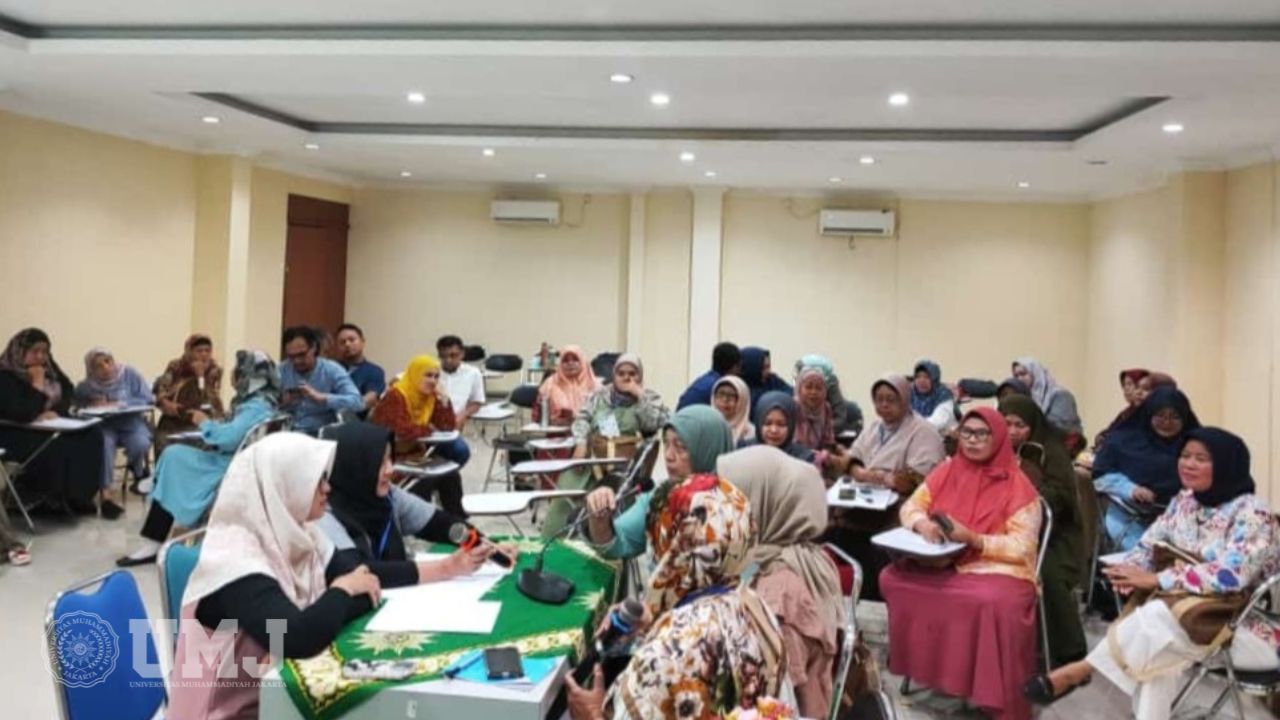 Roleplay aduan klien ke paralegal 'Aisyiyah dalam Diklat yang digelar 16-18 Mei 2024 di Training Center UMJ, Cirendeu.