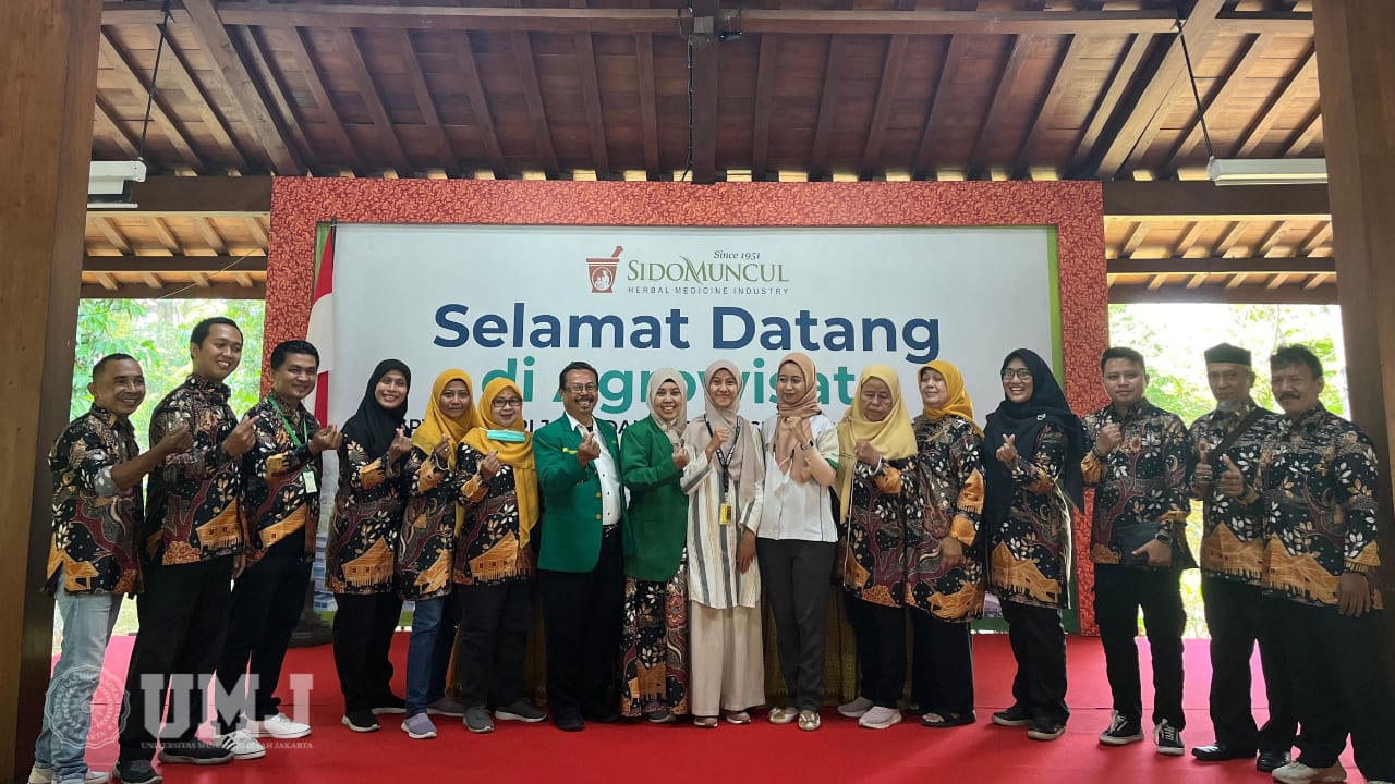 Civitas academica FTan UMJ saat hadir di PT Sido Muncul Tbk. Semarang, Jawa Tengah, Selasa (21/05/2024).