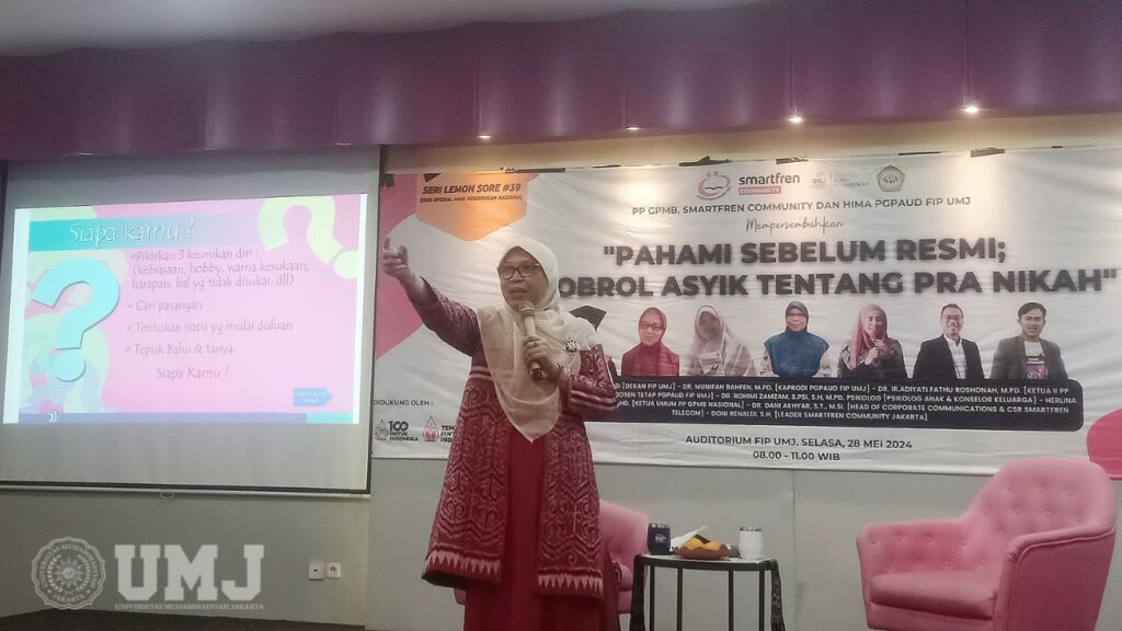Dosen PGPAUD Dr. Rohimi Zamzam, S.Psi, SH, M.Pd, Psikolog. saat menjadi narasumber Talkshow Pra Nikah di Auditorium FIP UMJ, Selasa (28/05/2024).
