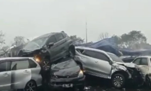 Kecelakaan Beruntun Terjadi di Tol Cipularang pada Senin (11/11/2024) (Foto: Ist.)