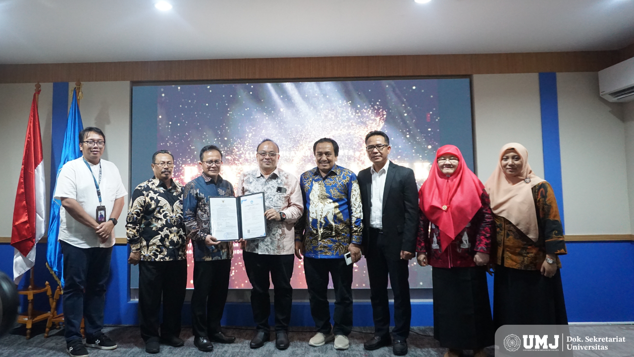 Dua Dosen UMJ Terima SK Guru Besar dari LLDIKTI Wilayah III 1