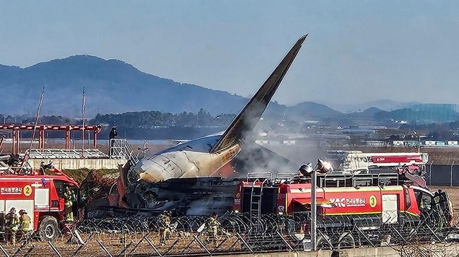 Pesawat Jeju Air setelah mengalami kecelakaan (REUTERS/YONHAP)