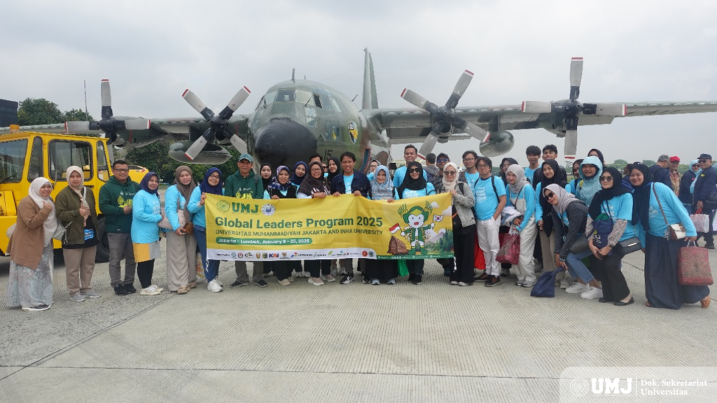 Rombongan Global Leaders Program UMJ Tumpangi Pesawat Hercules TNI AU Menuju Lombok