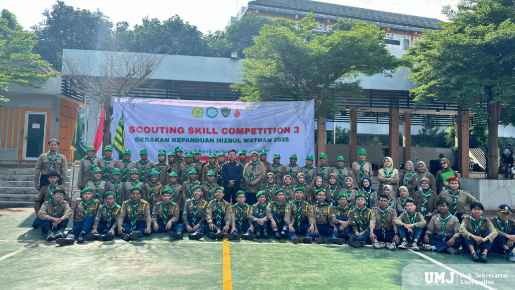 Para peserta SSC 3 foto bersama usai kegiatan SSC 3 di Kampus B UMJ, Sabtu (03/05/2025). (Foto: Dok. Pribadi)