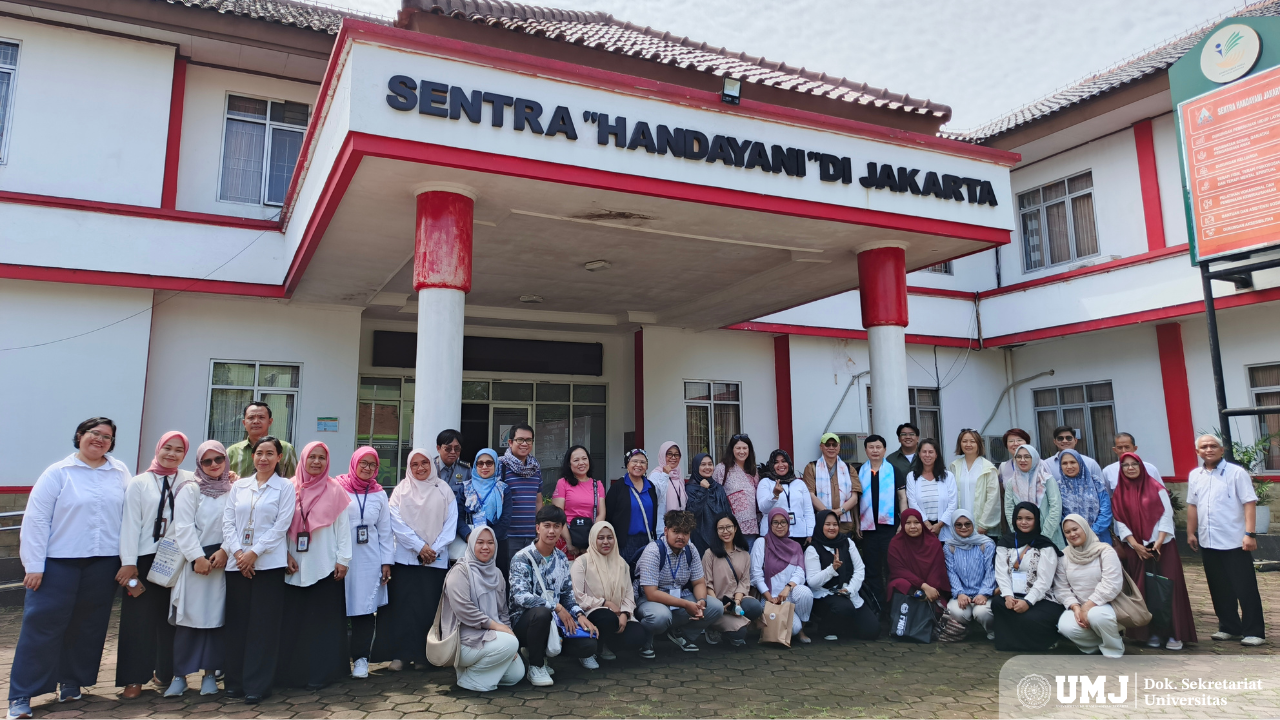 Para peserta International Conference of Social Work and Social Sciences (ICSWSS) 2025 mengunjungi Sentra Handayani, Senin (19/05/2025). (Foto: Dok. Pribadi)