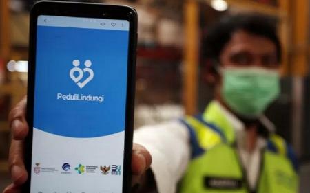 Aplikasi PeduliLindungi terkena serangan Hacker yang berbentuk judol (foto diambil dari https://www.inews.id/news/nasional/viral-pedulilindungi-diretas-jadi-website-judol-kemenkes-angkat-bicara)