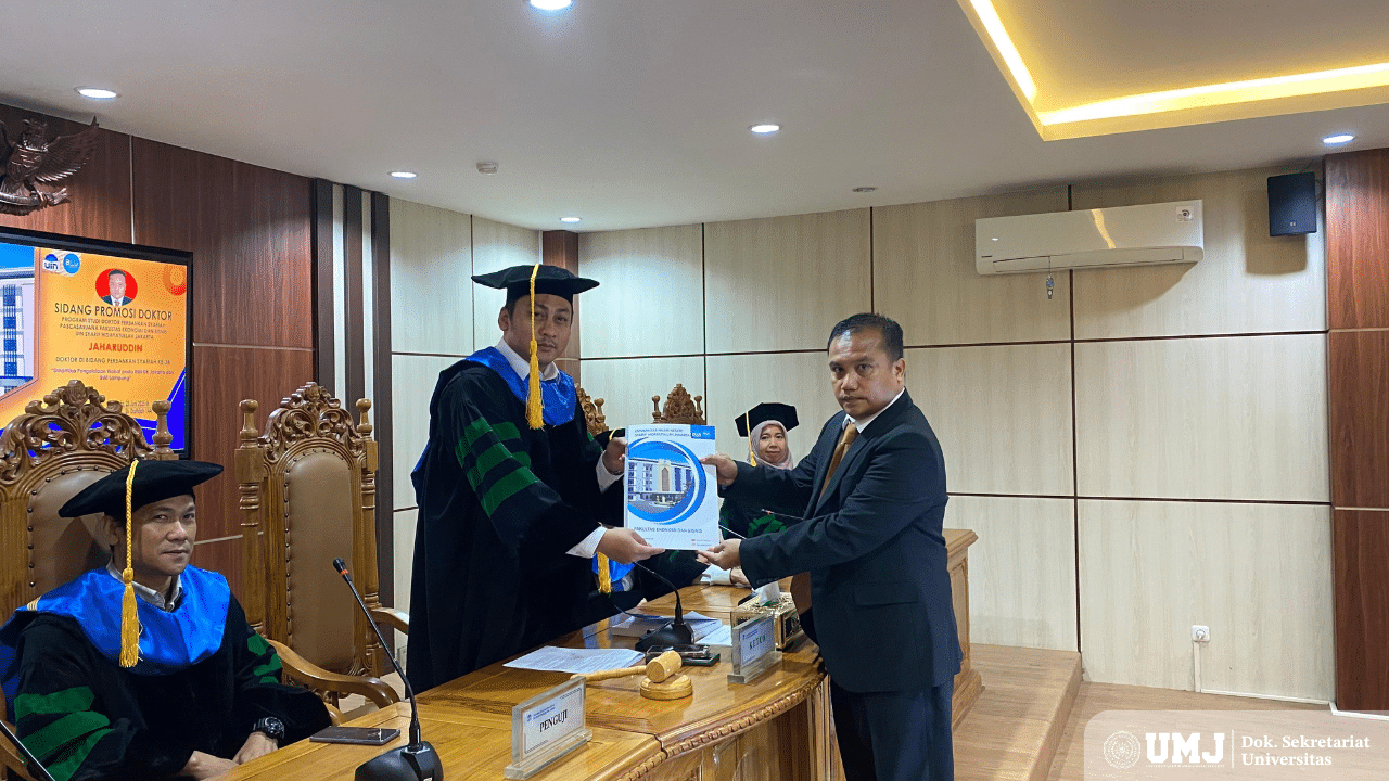 Teliti Dinamika Pengelolaan Wakaf, Dosen FEB UMJ Raih Gelar Doktor Perbankan Syariah di UIN
