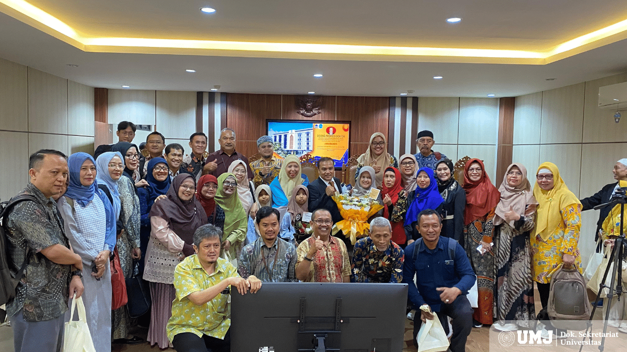 Teliti Dinamika Pengelolaan Wakaf, Dosen FEB UMJ Raih Gelar Doktor Perbankan Syariah di UIN