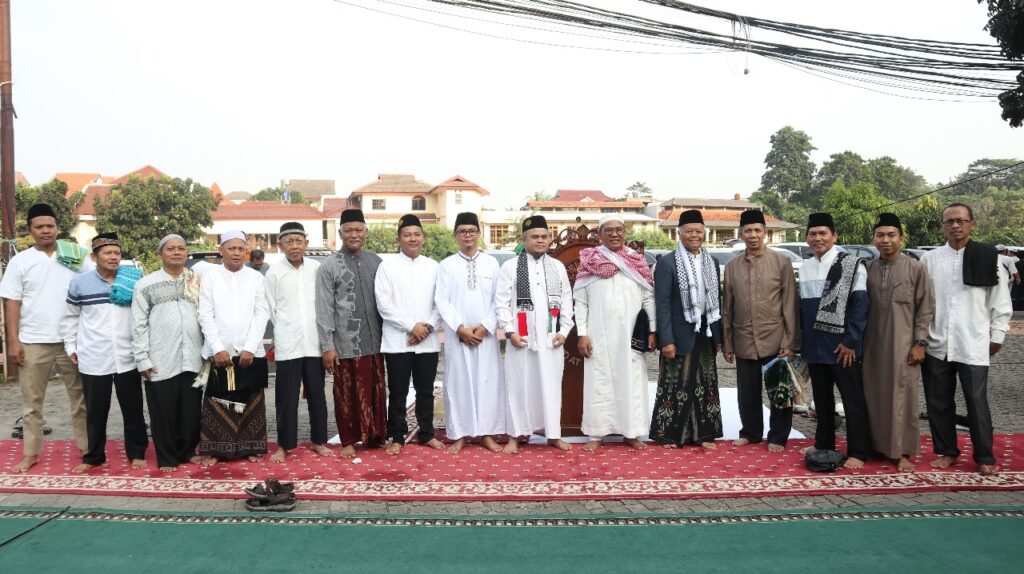 Foto bersama usai Salat Iduladha di Universita Muhammadiyah Jakarta (06/06/25), foto. dok. Pribadi
