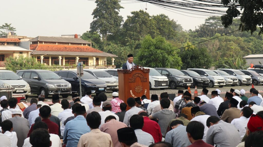 Wakil Ketua MPR RI, Hidayat Nur Wahid saat menjadi Khatib Iduladha di UMJ (06/06/25),