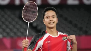 Ginting sedang selebrasi dan menampilkan logo Garuda di dadanya (foto diambil dari https://www.bola.com/ragam/read/4630391/kisah-lompatan-karier-anthony-ginting-masih-di-daftar-tunggu-indonesia-open-pada-2015-rebut-perunggu-olimpiade-di-2021)