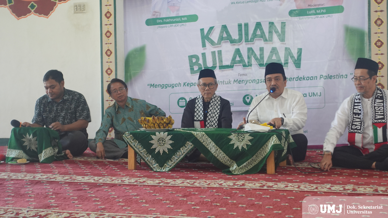 Rektor UMJ Prof. Dr. Ma'mun Murod, M.Si saat memberikan sambutan dalam Kajian Bulanan LPP-AIK UMJ di Masjid At-Taqwa UMJ, Jum'at (04/07/2025). (Foto: KSU/Alwi)