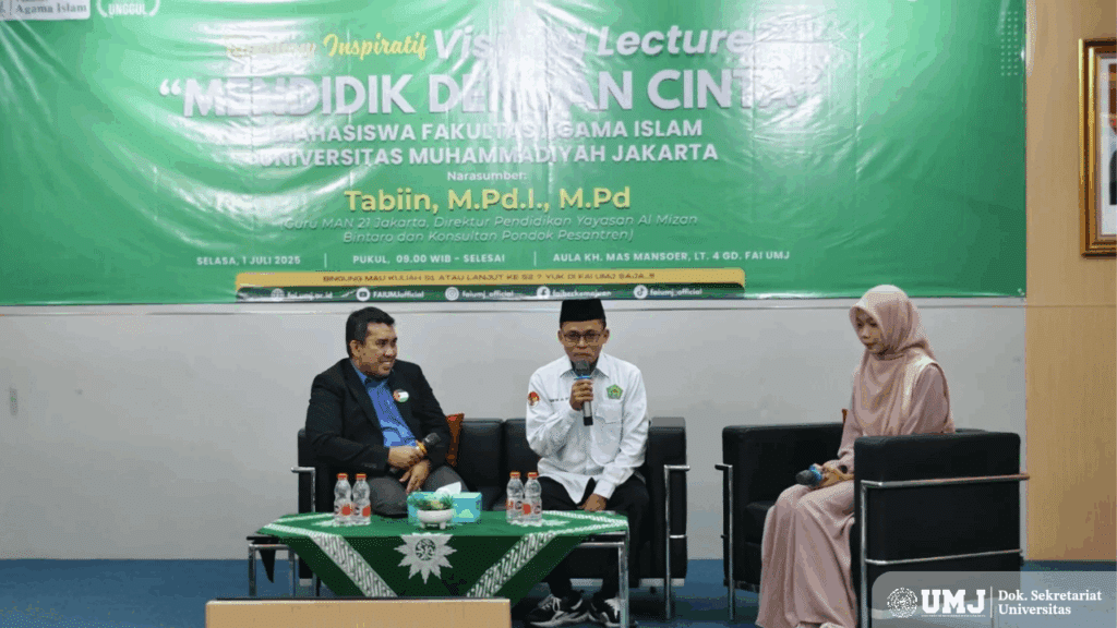 Tabiin, M.Pd.I., M.Pd. saat menyampaikan materi di Visiting Lecturer yang diselenggarakan di Auditorium KH. Mas Mansoer FAI UMJ, Selasa (01/07/2025). (Foto: Dok. Pribadi)