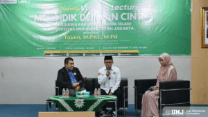 Tabiin, M.Pd.I., M.Pd. saat menyampaikan materi di Visiting Lecturer yang diselenggarakan di Auditorium KH. Mas Mansoer FAI UMJ, Selasa (01/07/2025). (Foto: Dok. Pribadi)