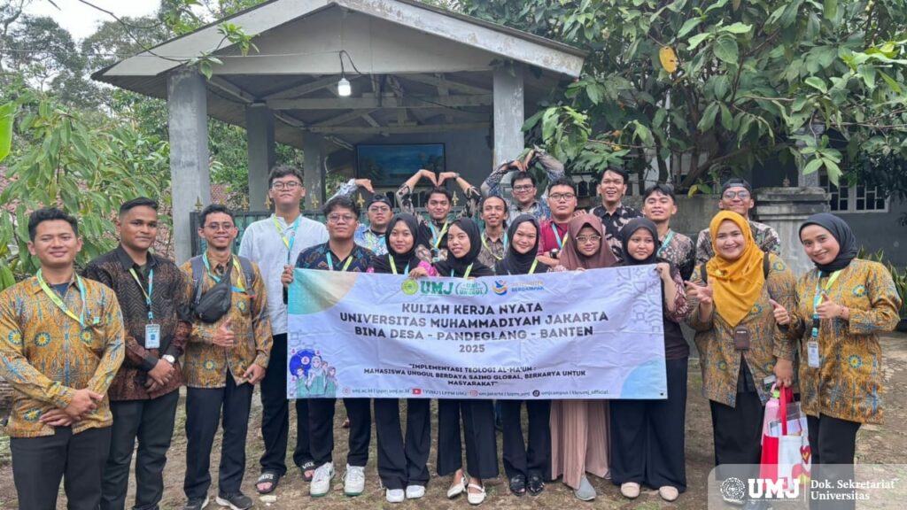 foto bersama mahasiswa KKN Bina Desa UMJ di Desa Kuranten, Kelurahan Saruni, Kecamatan Majasari, Kabupaten Pandeglang, Banten. Rabu (30/0725)