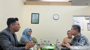 diskusi terbatas Ilmu Politik FISIP UMJ bersama Asia Middle East Center for Research and Dialogue (AMEC-Malaysia) pada Senin (8/9/2025). (Foto. KSU/Dok.pribadi)