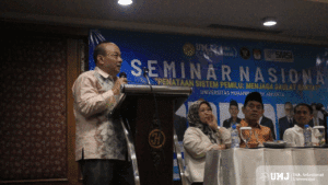 Guru Besar Fakultas Ilmu Sosial dan Ilmu Politik Universitas Muhammadiyah Jakarta (FISIP UMJ) bidang Ilmu Govermansi Digital, Prof. Dr. Taufiqurokhman, S.Sos., M.Si., saat menjadi narsumber pada Seminar Nasional di Hotel Jayakarta, Hayam Wuruk, Jakarta Barat, Jumat (05/09/2025). (Foto : Dok. Pribadi)