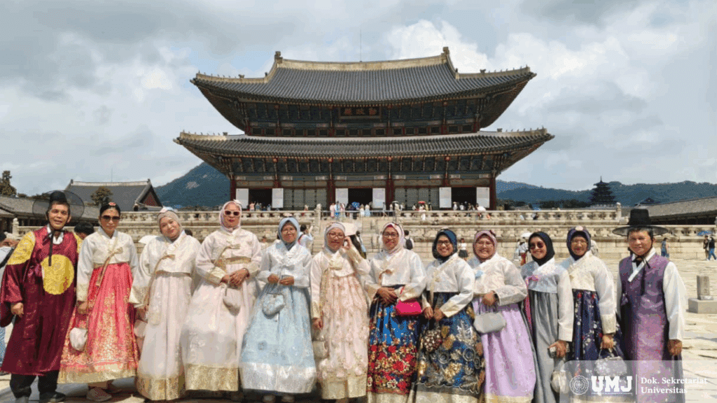 Dosen dan mahasiswa Universitas Muhammadiyah Jakarta (UMJ) bersama sejumlah Perguruan Tinggi Muhammadiyah dan Aisyiyah (PTMA) mengikuti Cultural Immersion Program di Korea Selatan, pada Minggu (31/08/2025). (Foto : Dok.Pribadi)