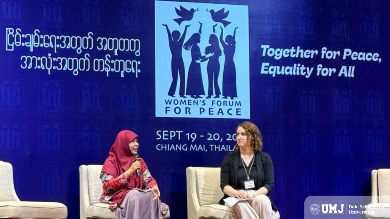 Dosen FISIP UMJ, Dr. Debbie Affianty, M.Si. (sebelah kiri) saat menjadi pembicara Women’s Forum for Peace 2025 di Chiang Mai, Thailand pada 19 hingga 21 September 2025 (Foto : Dok. Pribadi)
