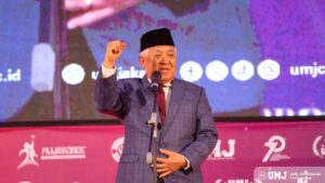 Prof. Din Syamsudin saat sambutan dalam Pembukaan PKKMB UMJ 2025, Senin (22/09/2025). (Foto: KSU)