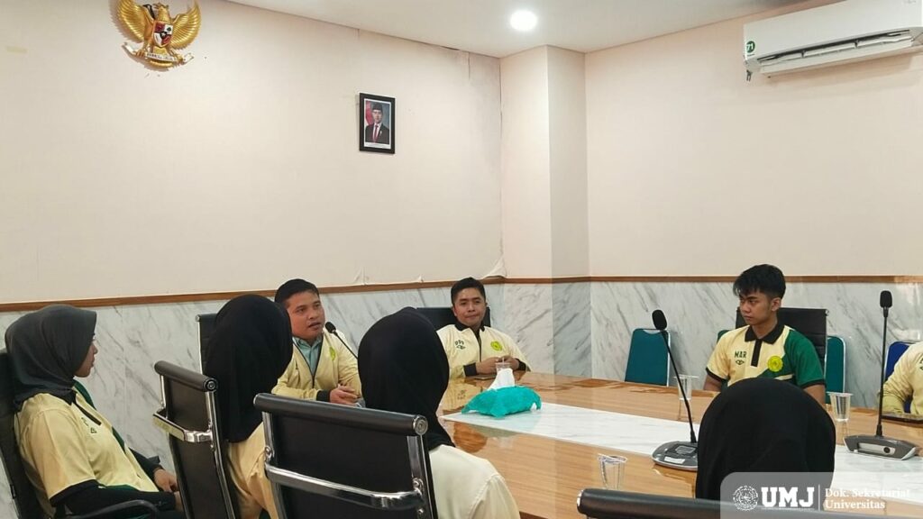 pelepasan delegasi atlet UMJ yang akan berlaga pada Pekan Olahraga Mahasiswa Nasional (POMNAS) XIX di Jawa Tengah, 19–27 September 2025. (Foto: KSU)